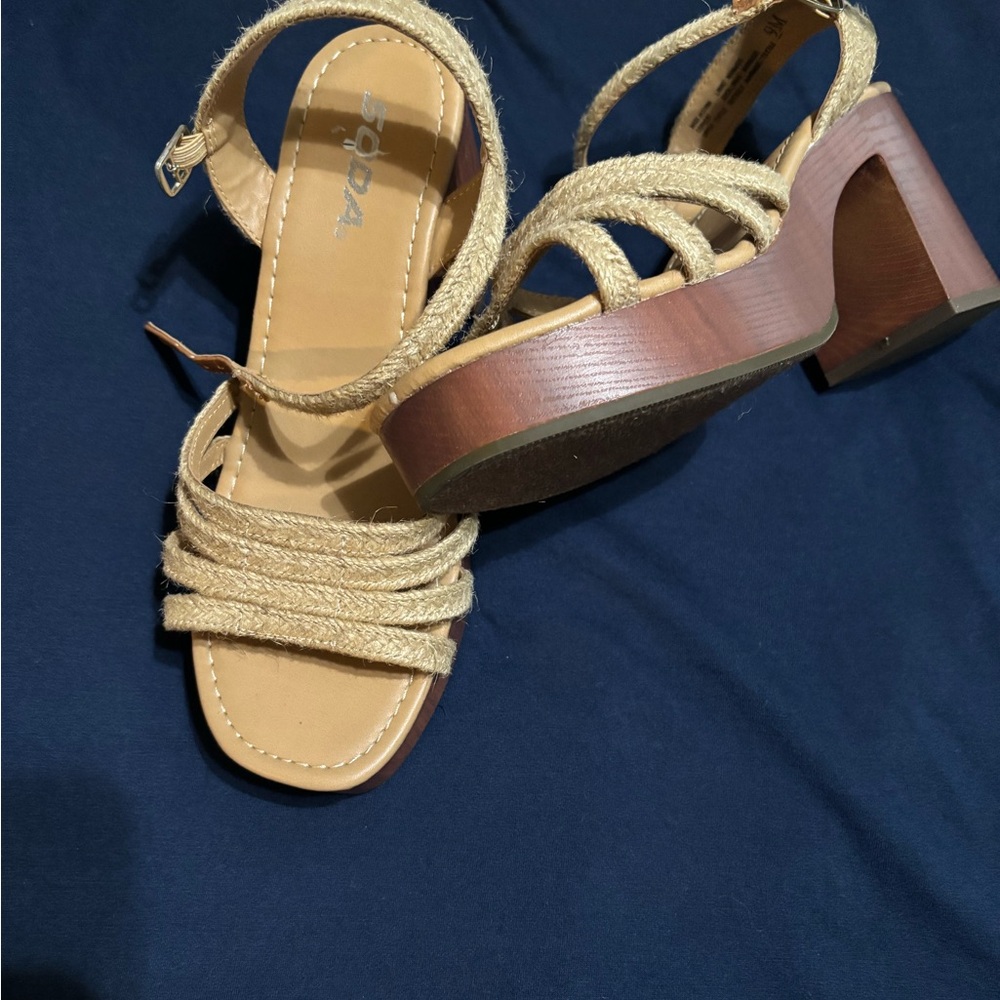 Shoes - Picture 3 of 4